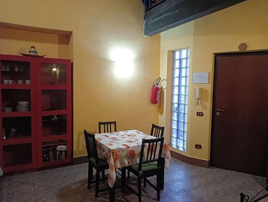 Appartamento Centro Storico 2 Naples Luaran gambar